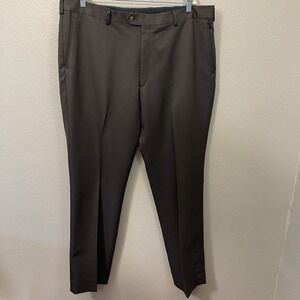 Roundtree & Yorke Men's Travel Smart Pants Dress Slacks Brown Size 42x32 / 31.5